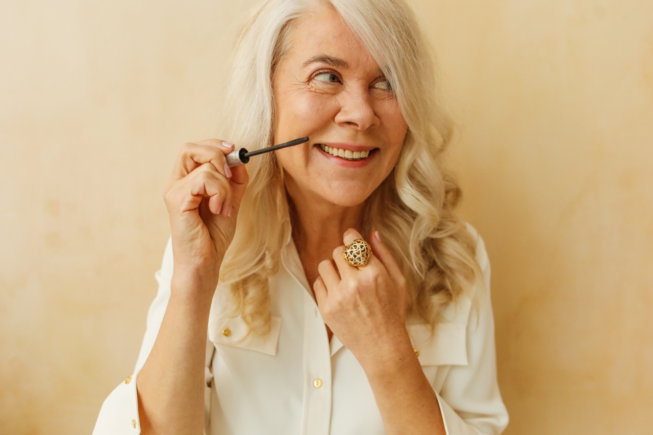 10 Ways to Upcycle Your Old Mascara