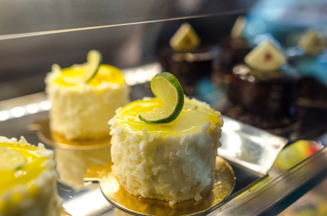 Pineapple and Lime Cream Cake