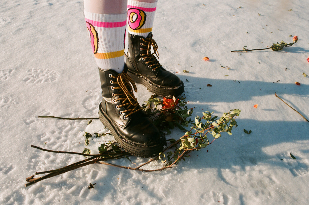 Why damp socks are your worst enemy during winters?