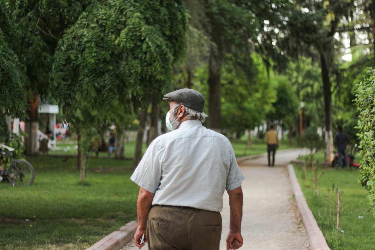 5 causes of senior falls in the summer and how to prevent them