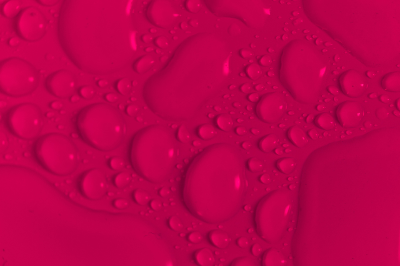 Get clear skin with the help of red wine