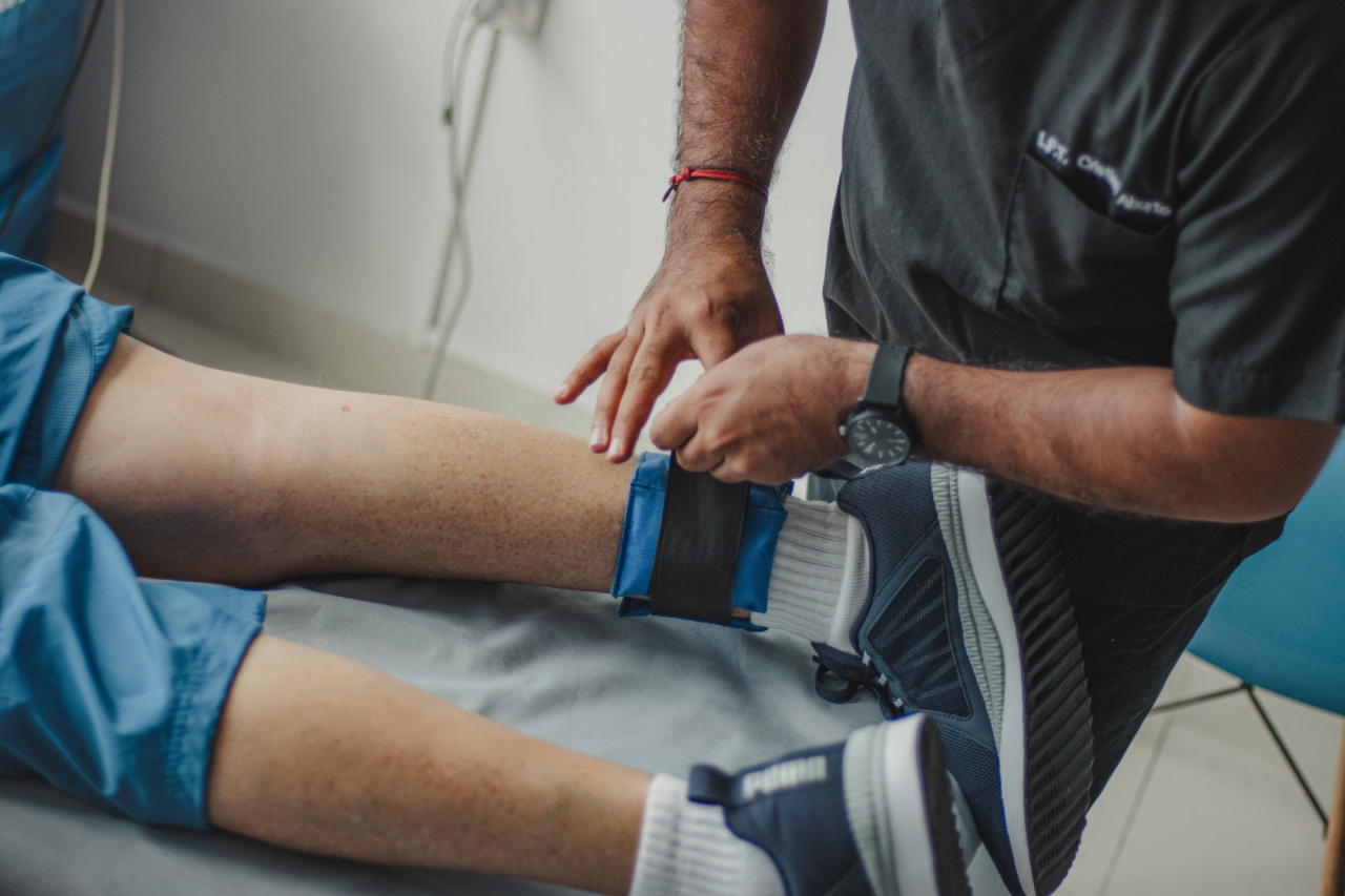 How to Give First Aid for Fracture or Sprain