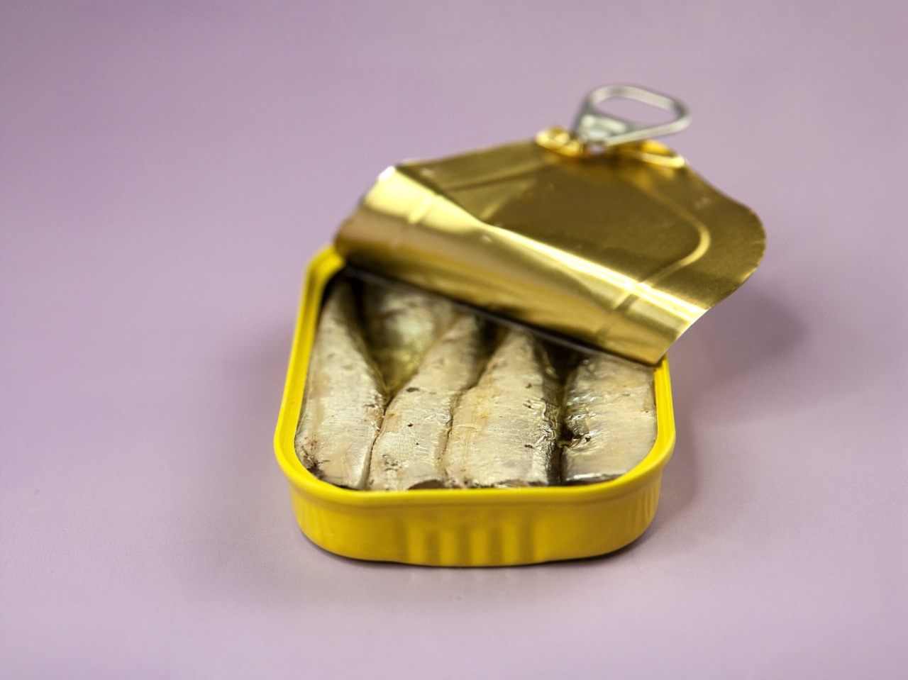 Are frozen or canned foods as nutritious as fresh ones?