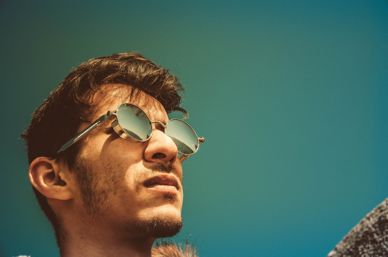 Don’t Let the Heat Ruin Your Contacts: Tips for Summer Wear