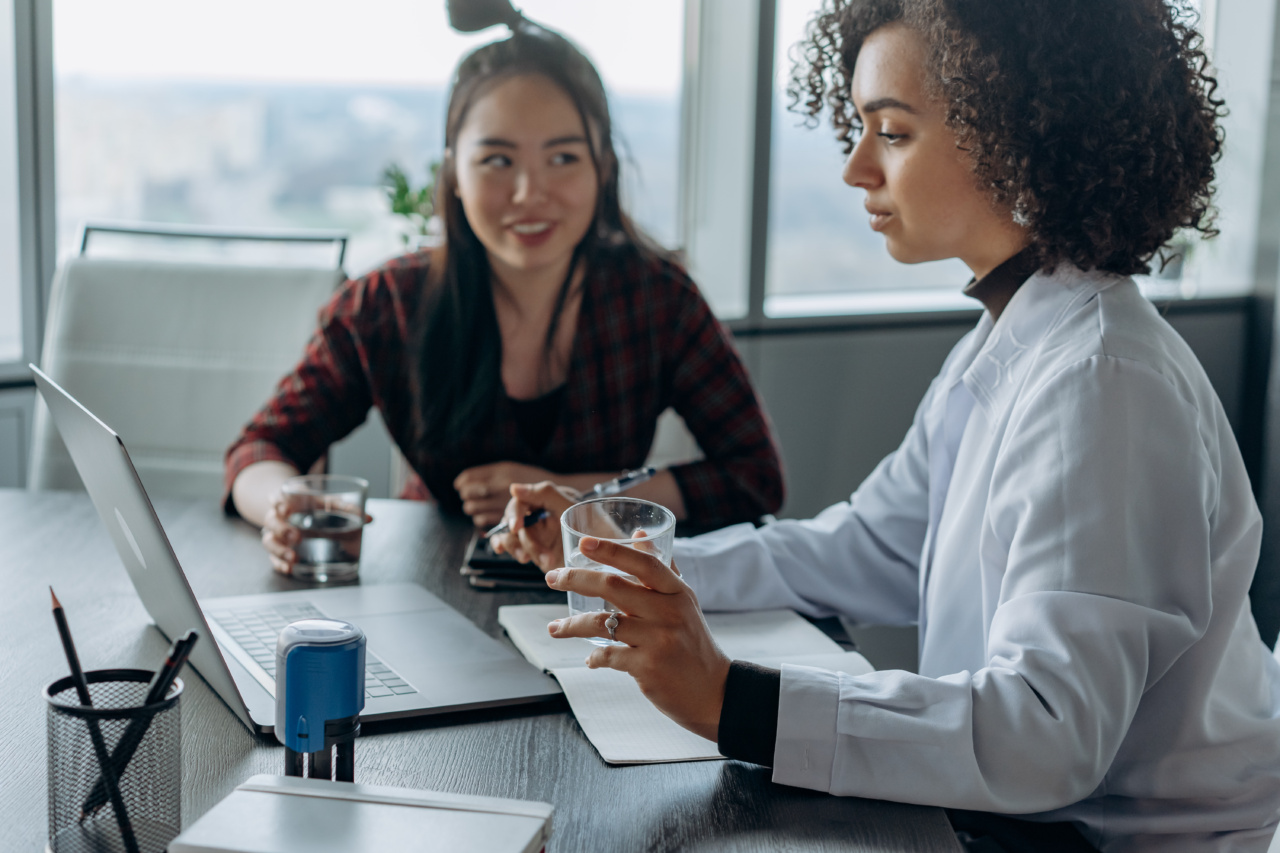 What do professionals have to say about curing a hangover with water?