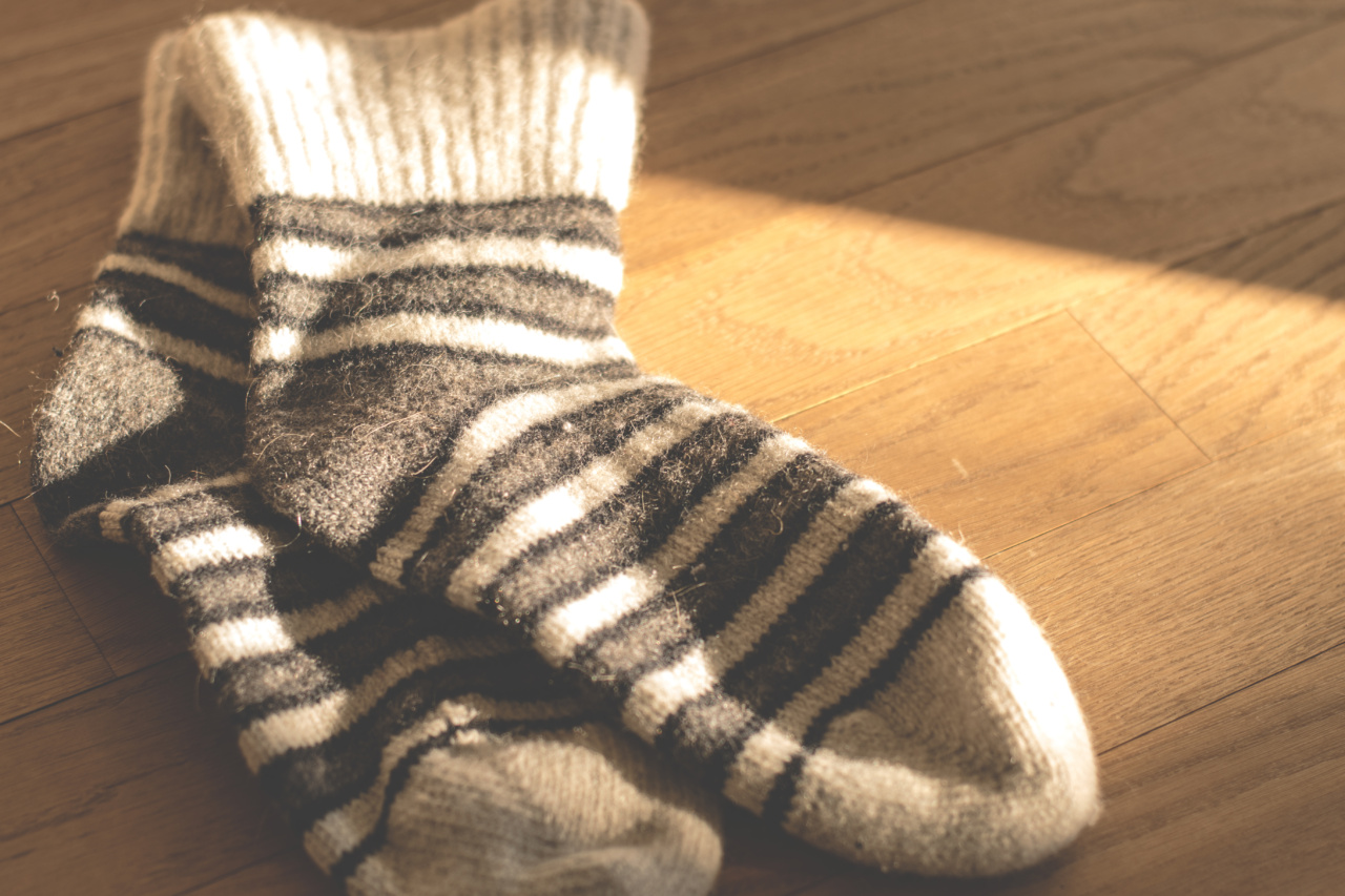 Men’s feet in danger without socks