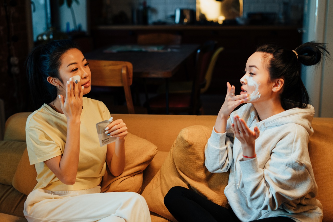 DIY Facial Mask with Breakfast Ingredients for Shiny Skin