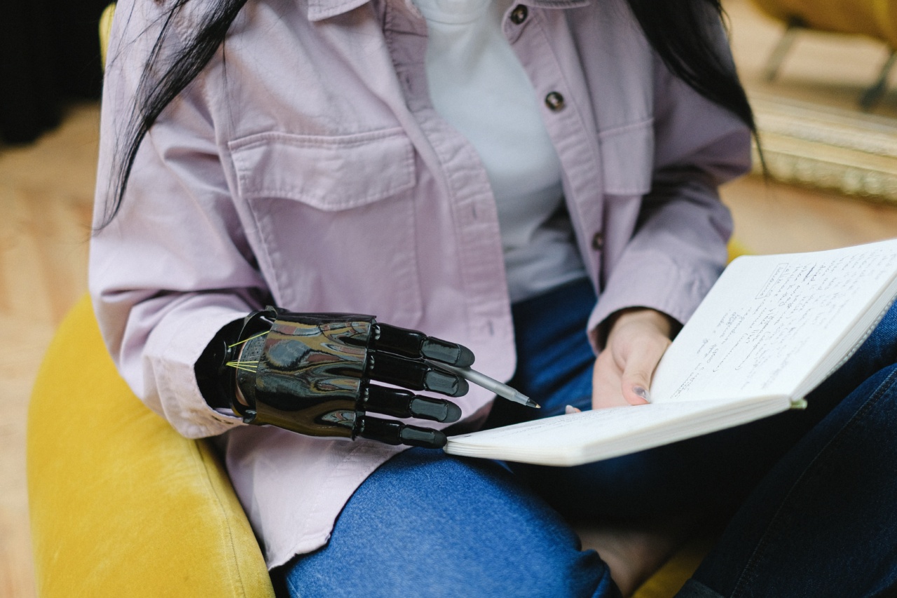 First-ever mind-controlled bionic hand