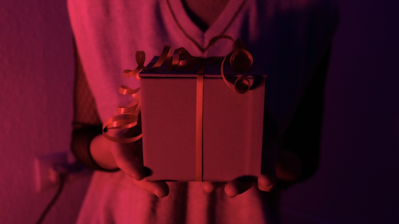 What Makes Women More Generous? The Element of Surprise