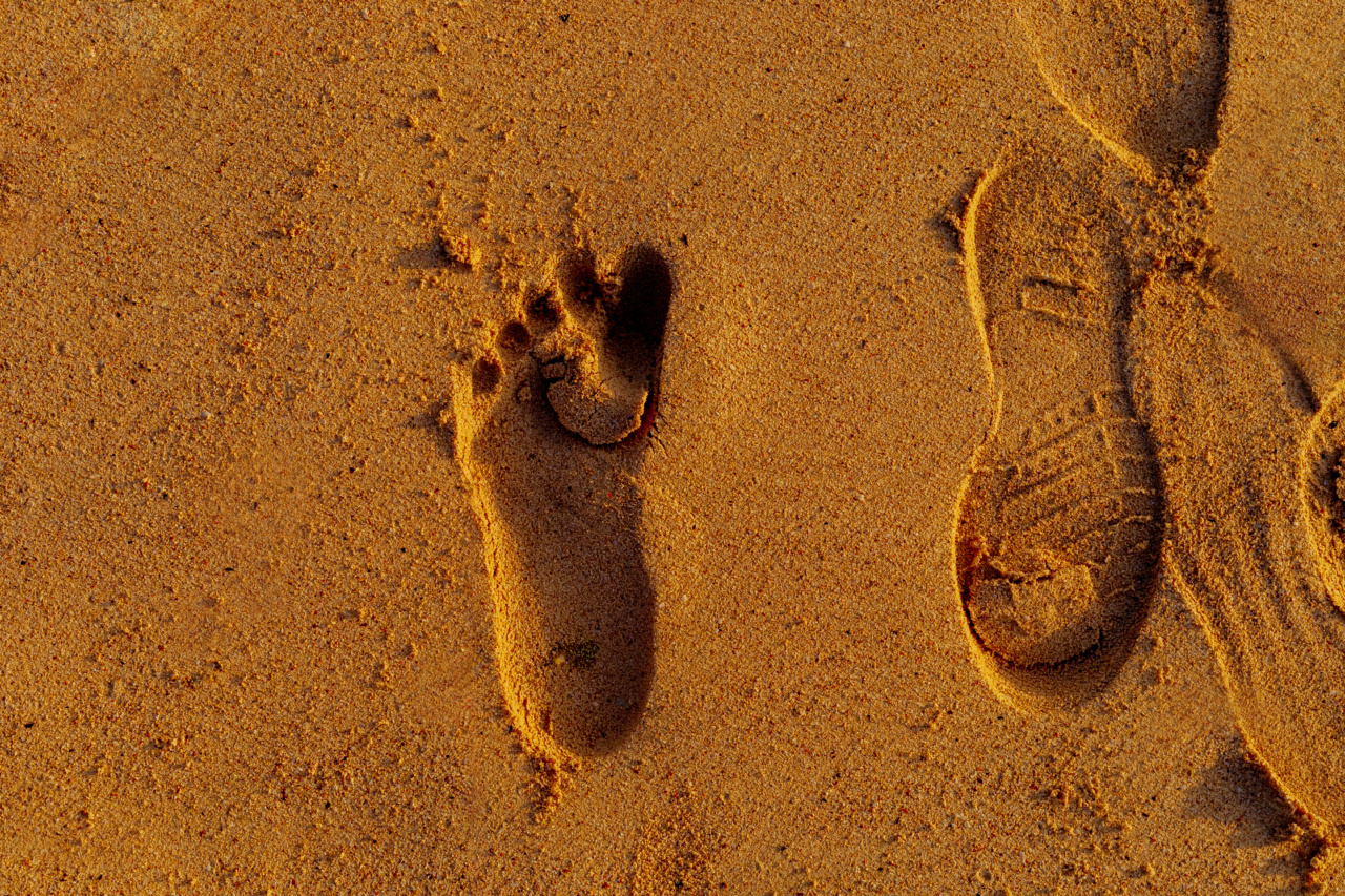 Feet Don’t Lie: How Three Marks on Your Feet Reveal B12 Deficiency