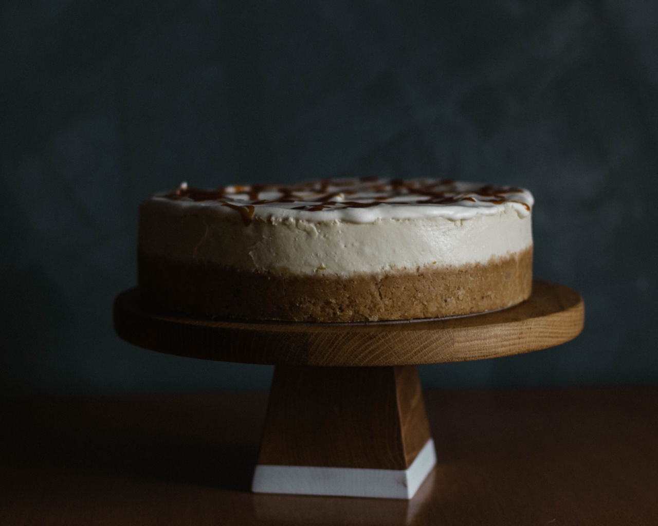 Fast and Easy No-Bake Chocolate Cheesecake