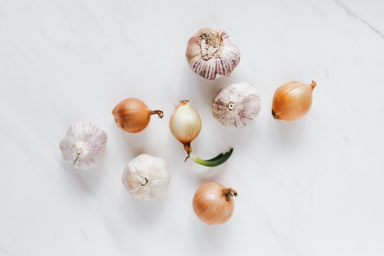 10 Ways to Eliminate the Scent of Garlic and Onion in Your Breath