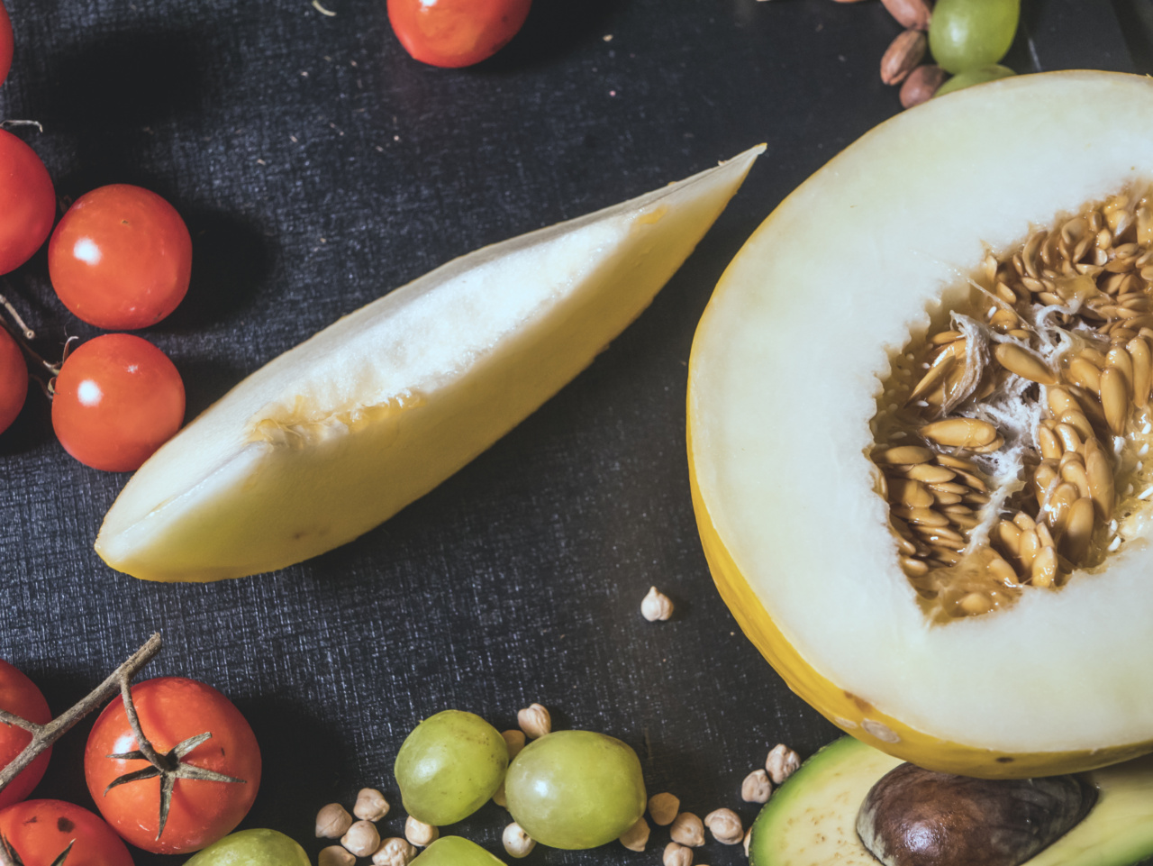 Get to Know the Nutritional Value of Tomatoes with Different Colors