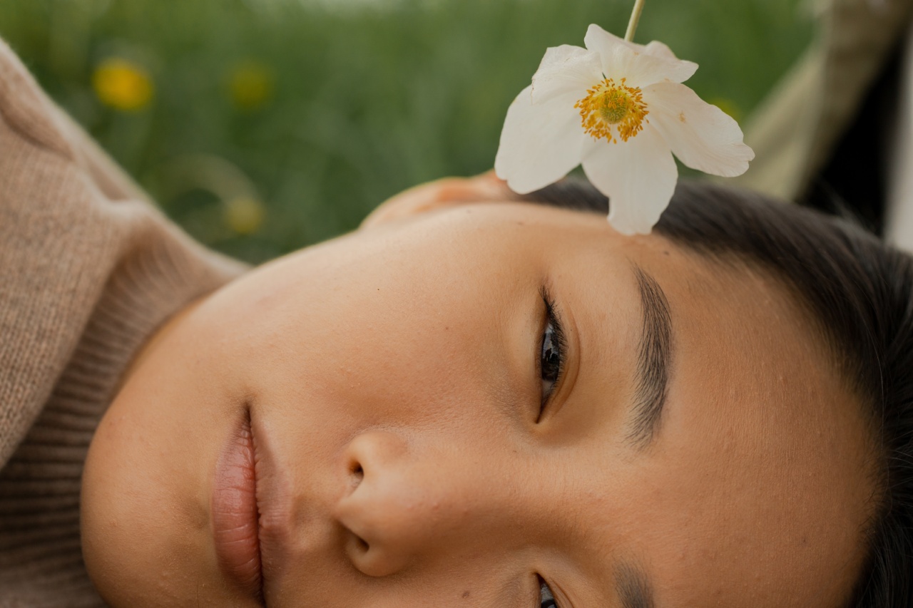 Waking Up with Puffy Eyes? Try This Solution