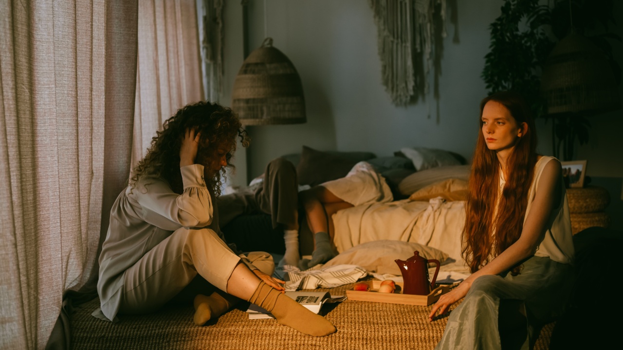 Why sleeping after eating can harm you