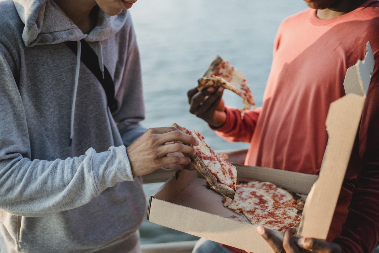 When is the best time to eat dinner for weight loss?