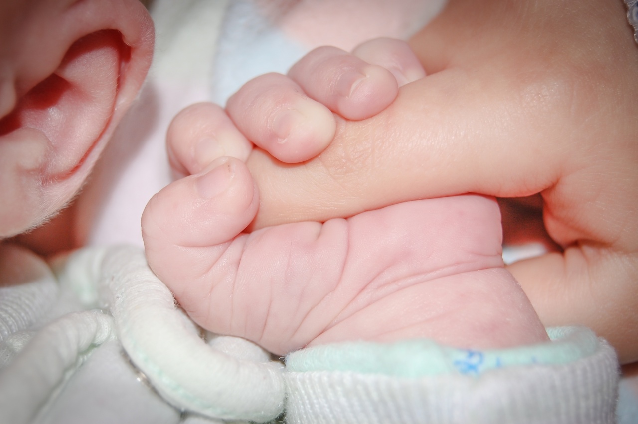 The fate of the child lies in mom’s grasp