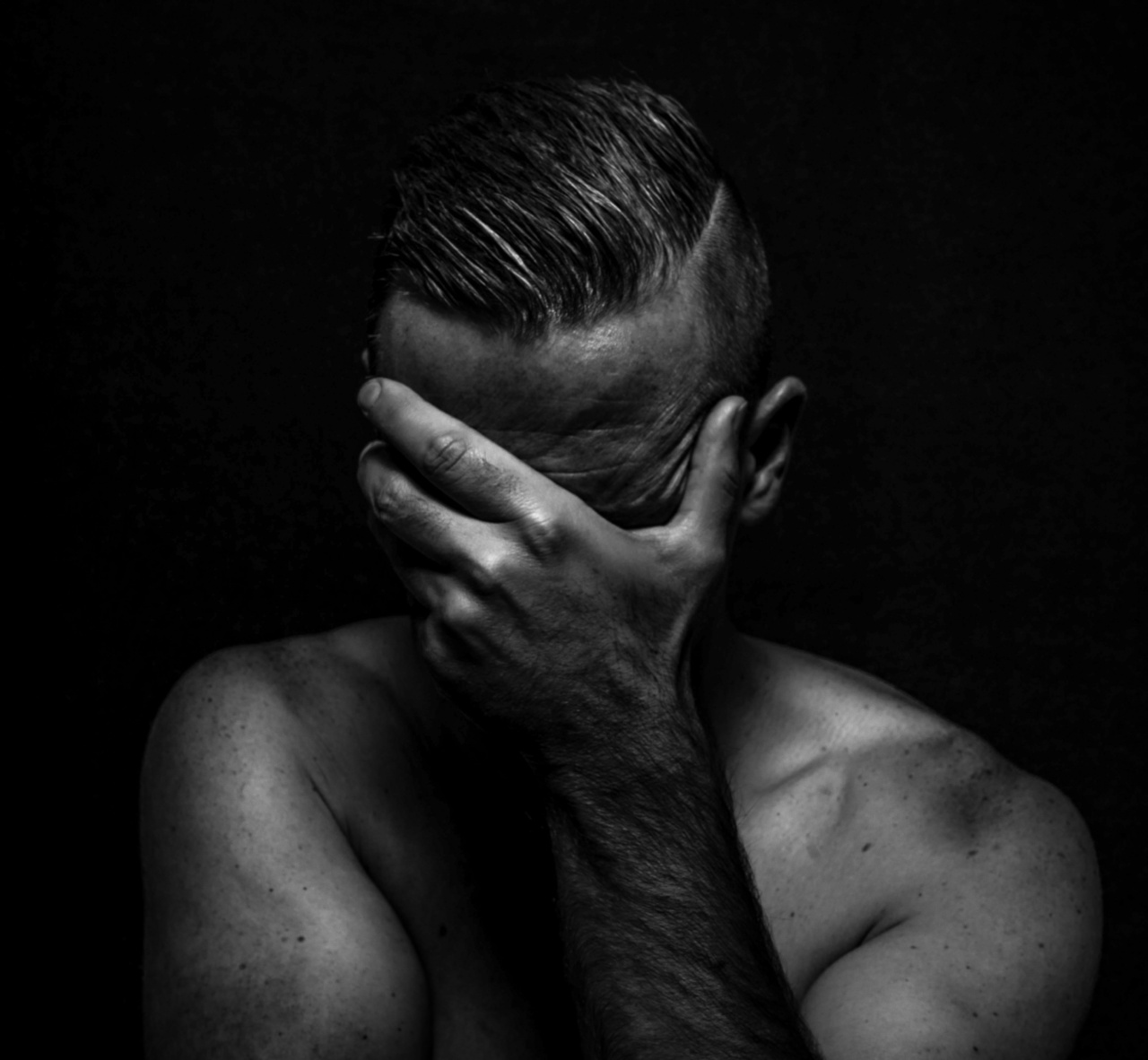 The Masculine Dilemma: Navigating the Tension between Aggression and Depression in Men