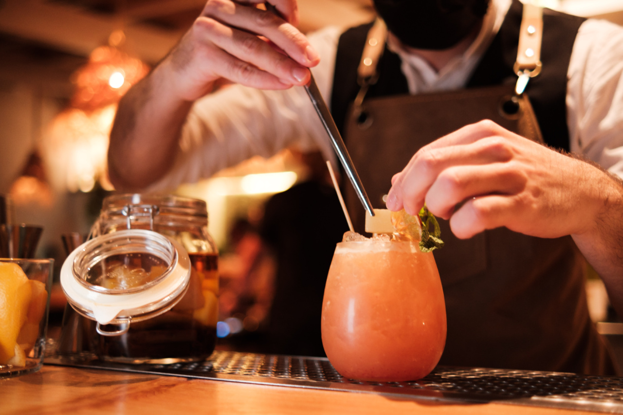 Alcoholic Beverages: The Low-Calorie Way