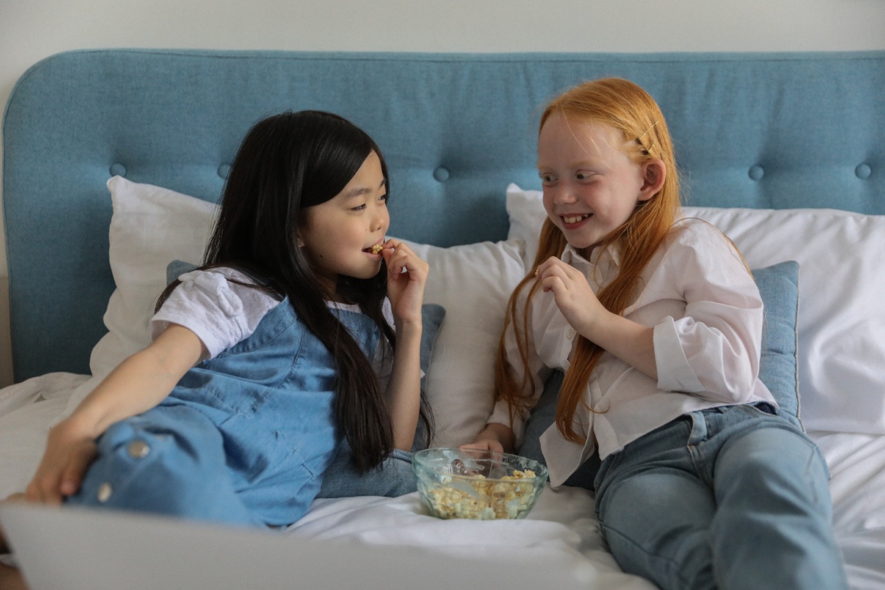 Looking for a midnight snack? What to eat before bed