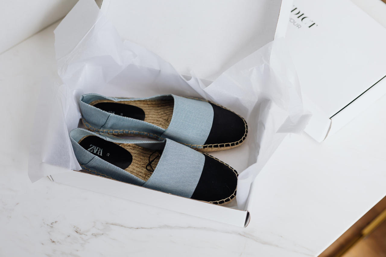 Does buying expensive things make us happier?
