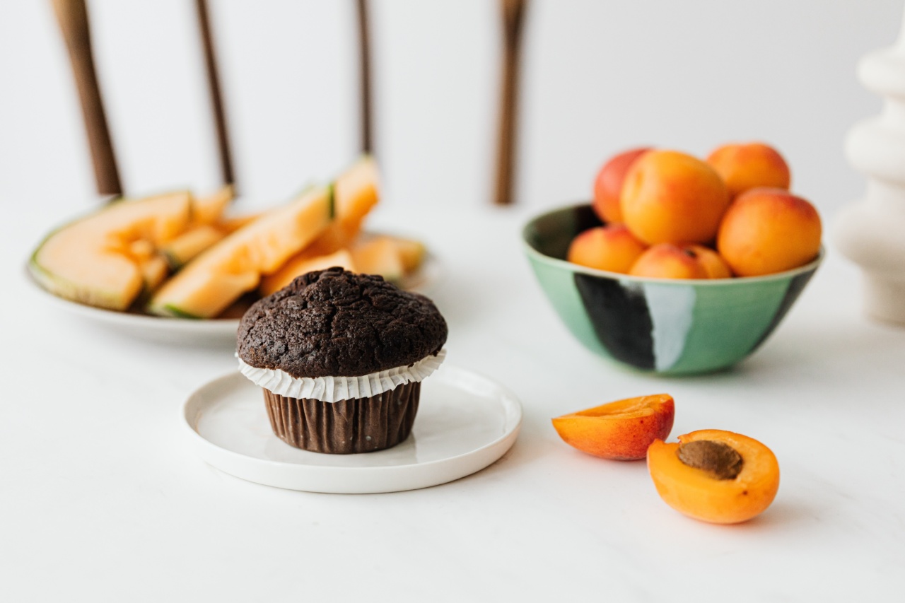 Seasonal Fruit Nutrition: Guide to Calories and Nutrients