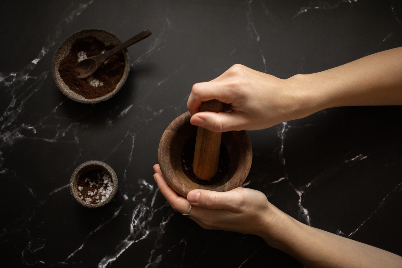Natural Coffee Scrub Recipe for Inflamed Skin
