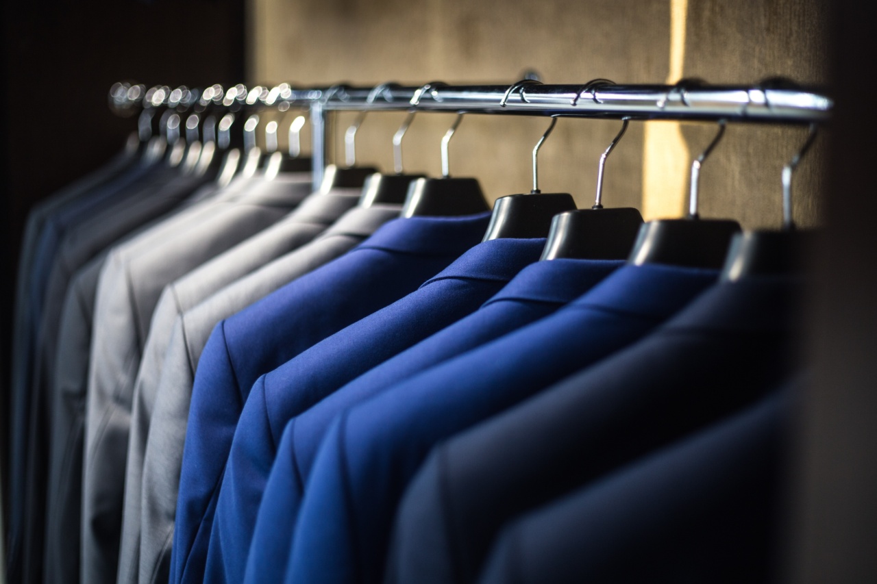30 Reasons to Avoid Leaving Laundry Clothes Thrown in the Room
