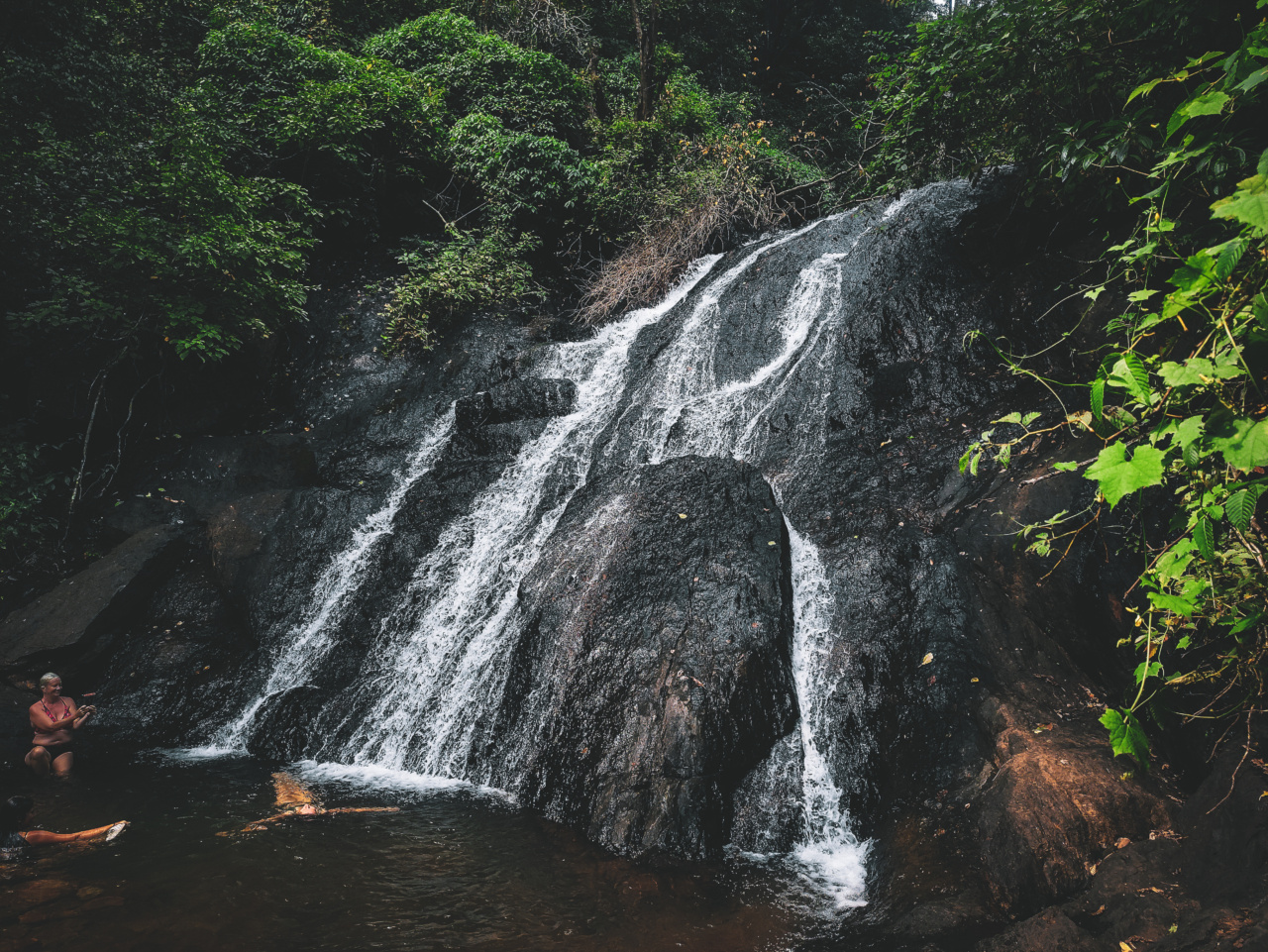 Mitigating Risks Through Waterfall Intervention Insurance