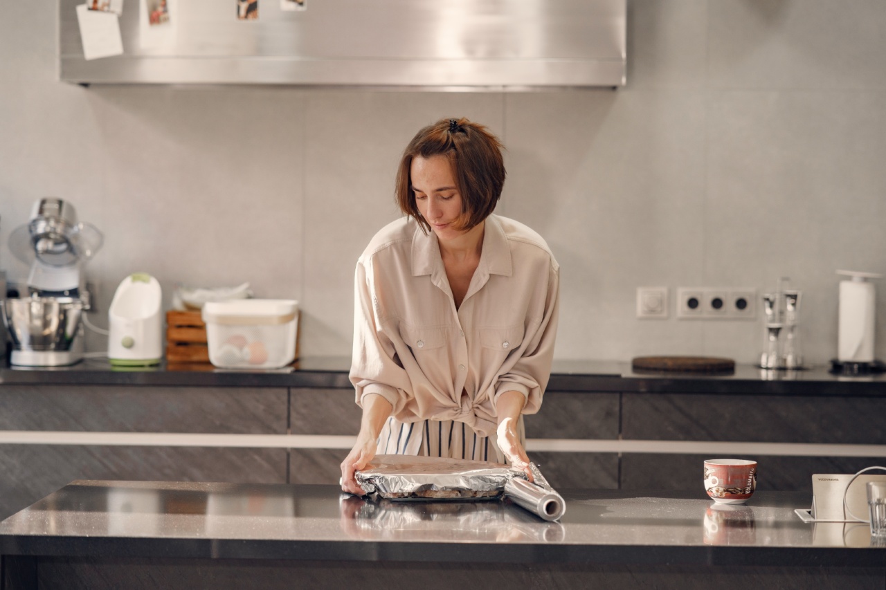 Dangers of using aluminum foil in baking
