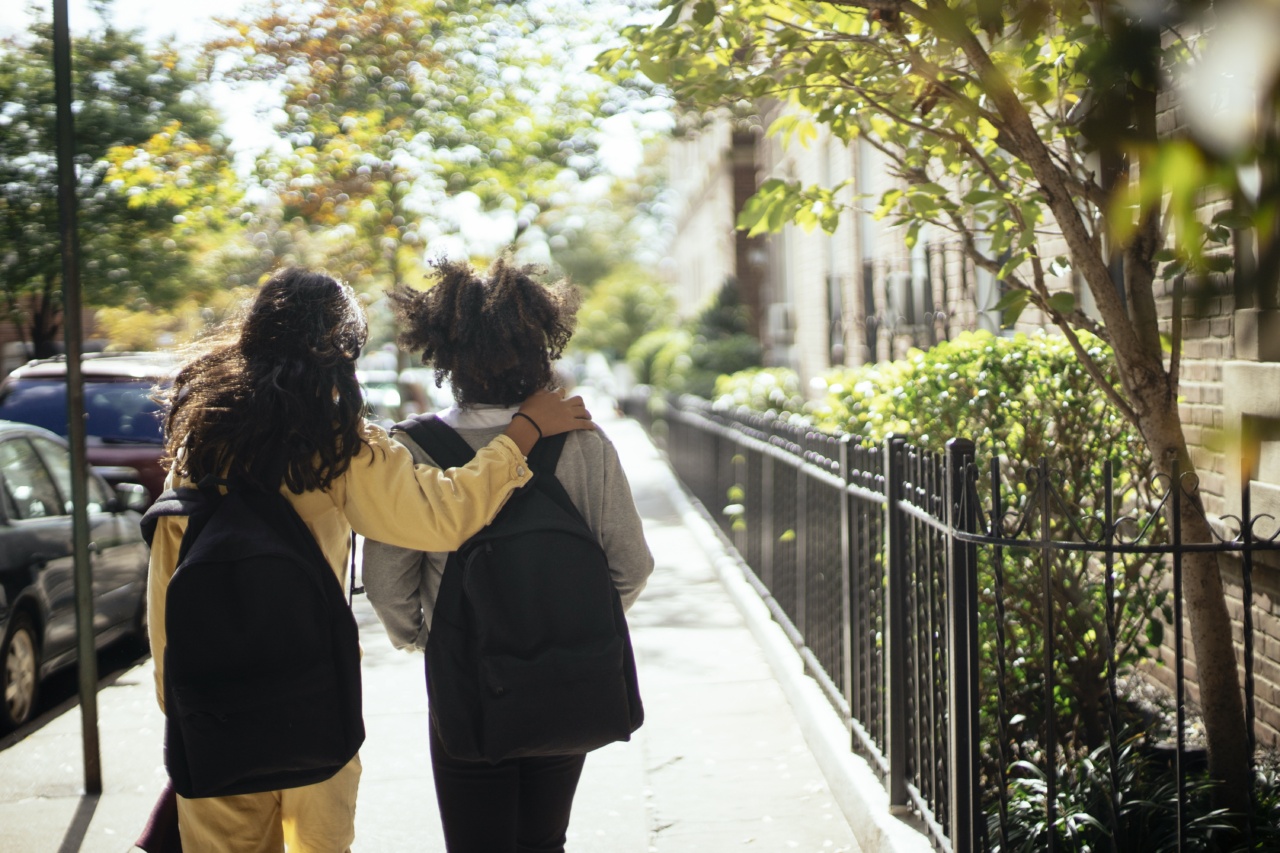 What is the recommended age for children to return to school after an illness?
