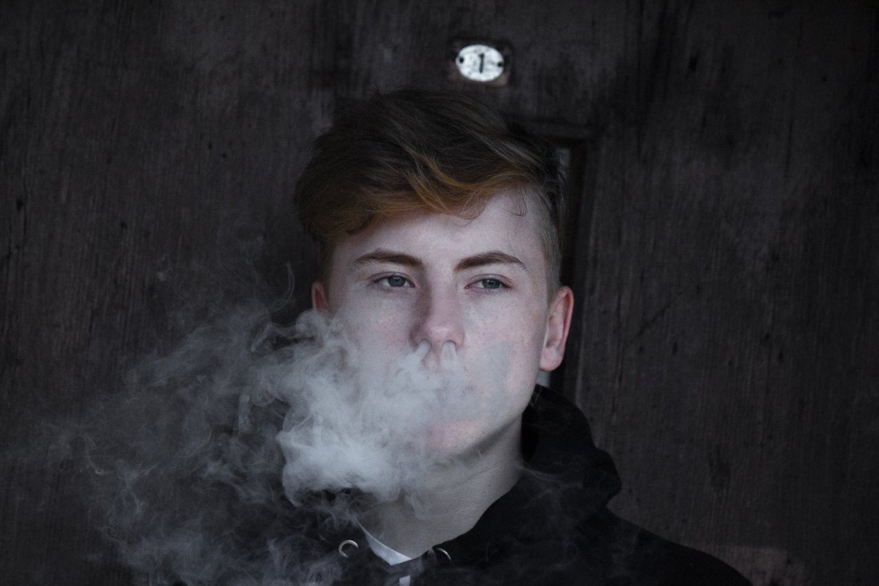 The Dual Threat of Smoking to Your Eyes and Lungs