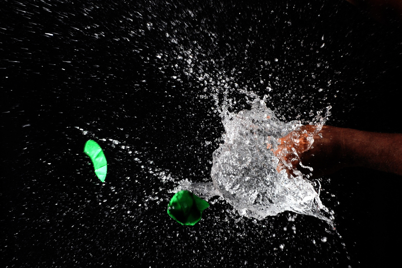 The science of sneezing: droplets revealed in slow motion