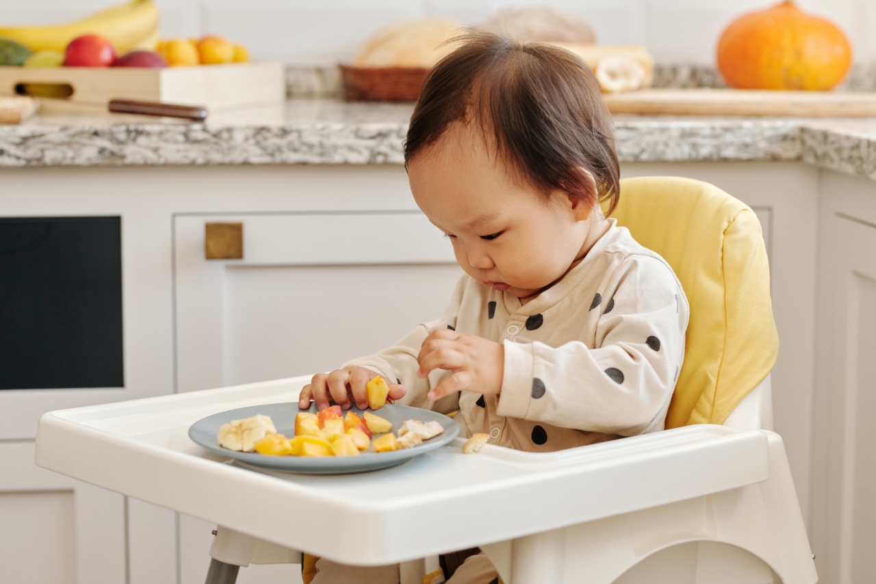 What age should babies begin eating solid foods?