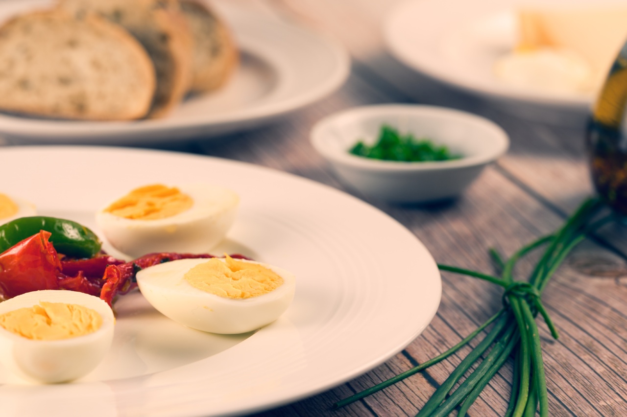 5 Easy Tricks for Perfectly Peeled Boiled Eggs