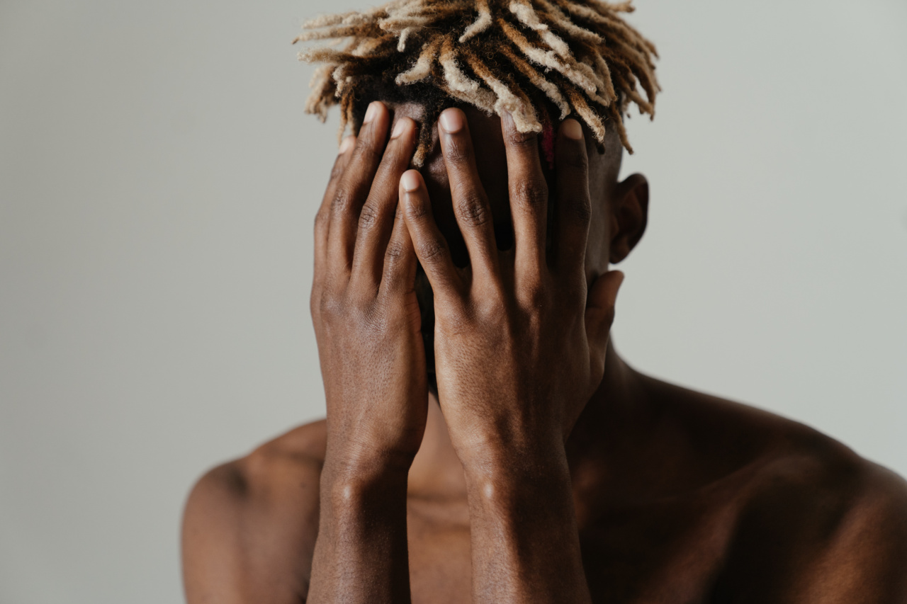 5 hints to tell if a shy guy likes you or not