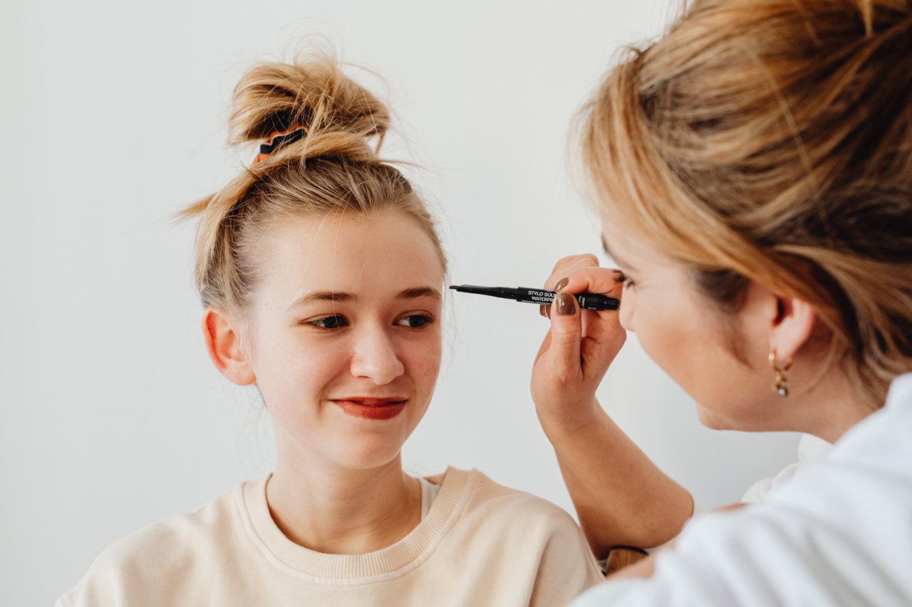 10 tips for applying eye pencil without irritating your eyes