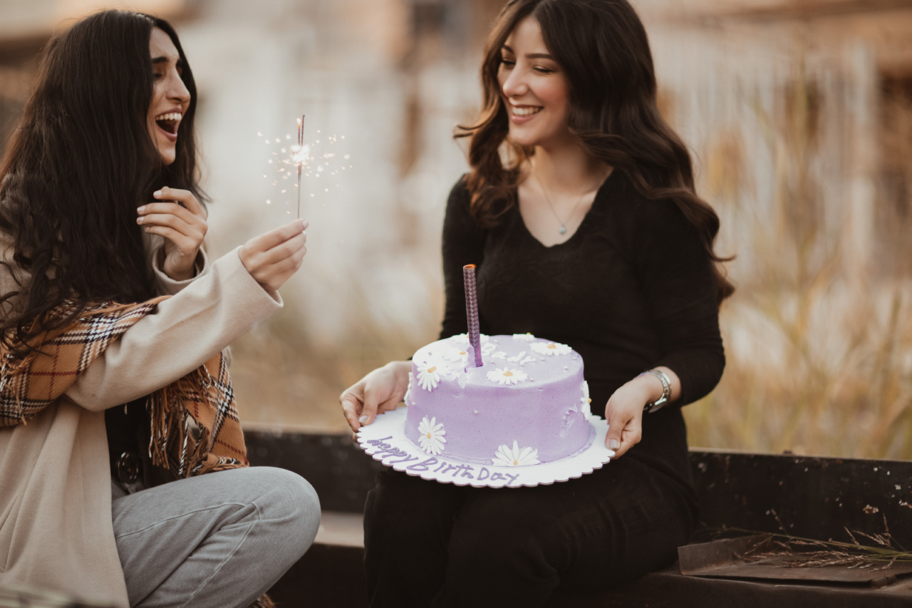 Three-Ingredient Cake Magic in Two Easy Moves