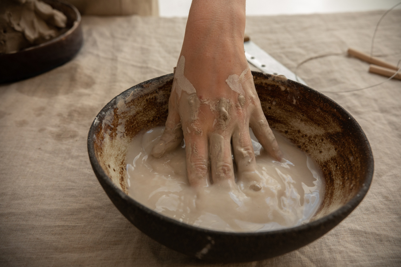 Mastering the Art of Losing Weight with One Hand