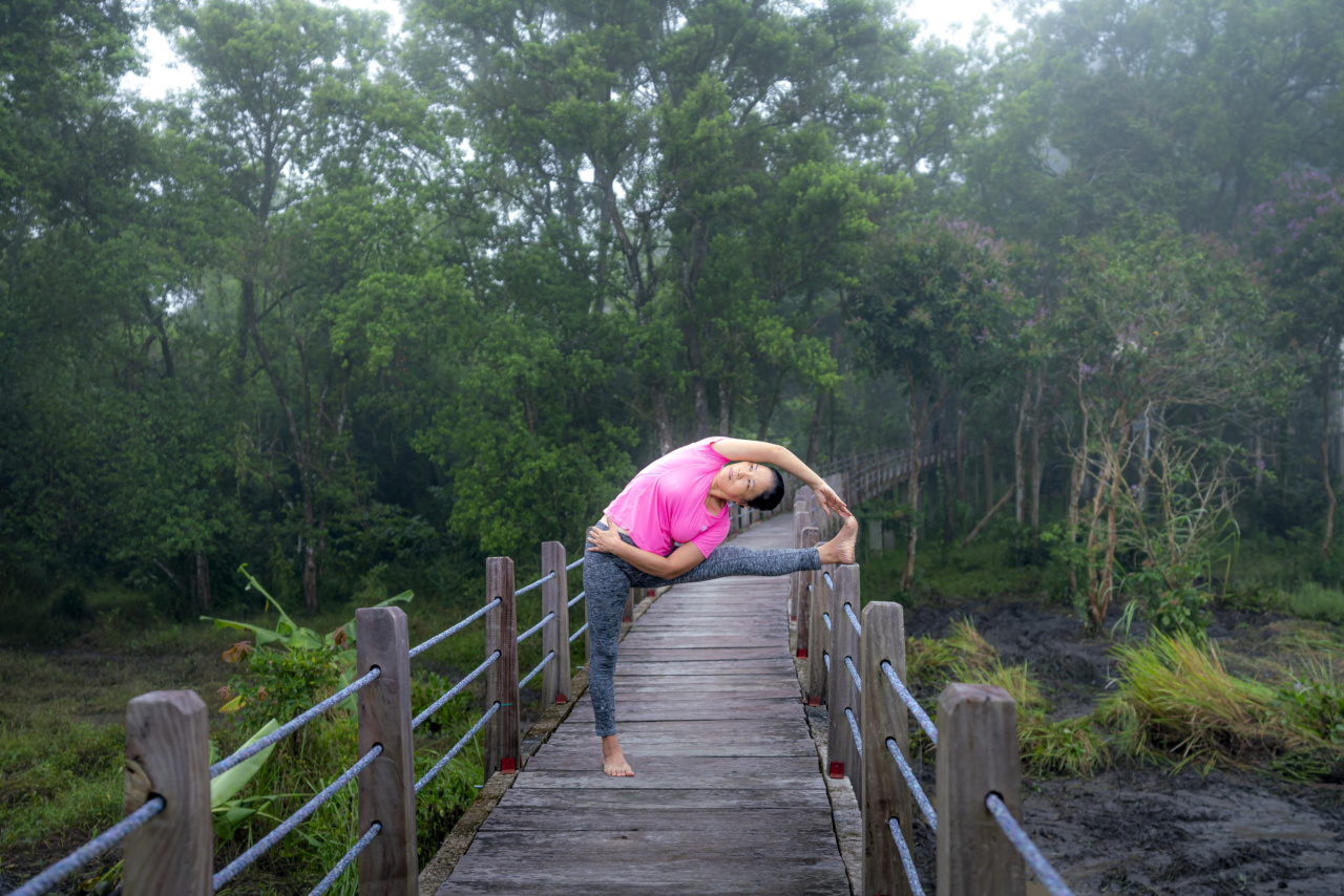Relieving Pain the Natural Way: Yoga and Acupuncture