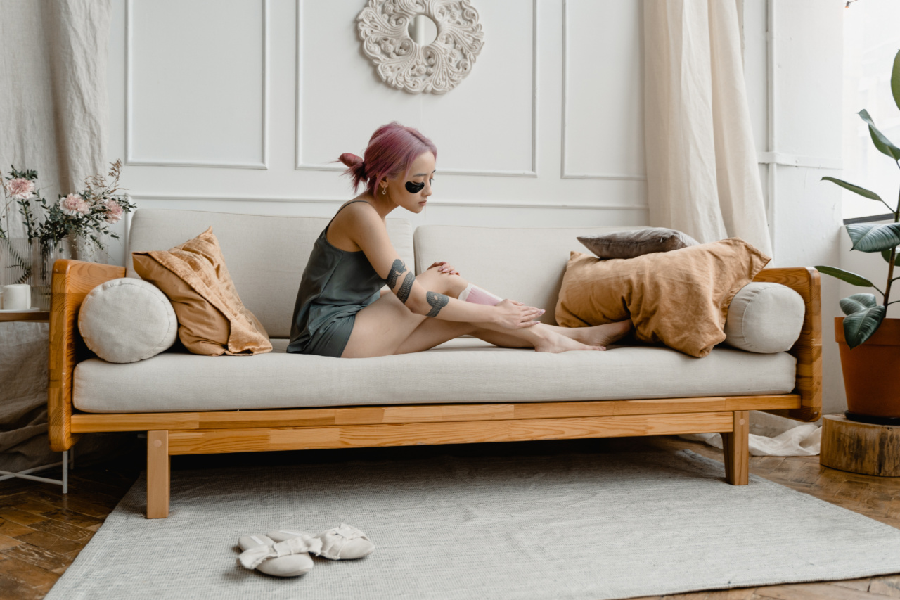 What are the risks of genital waxing for women?