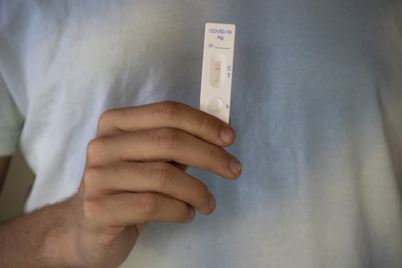 Decoding a negative and delayed test outcome