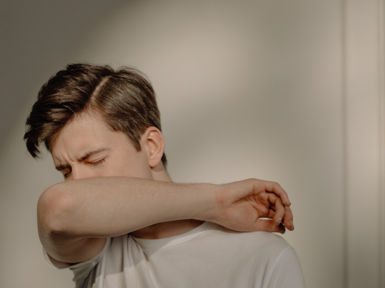 Chronic Cough: 6 Reasons Behind the Uncontrollable Symptom