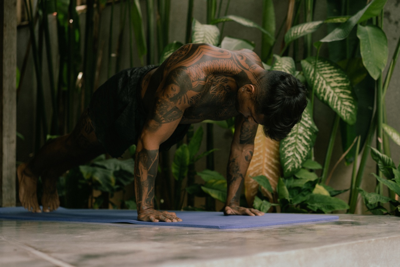 Two Must-Do Ab Exercises for Your Gym Routine