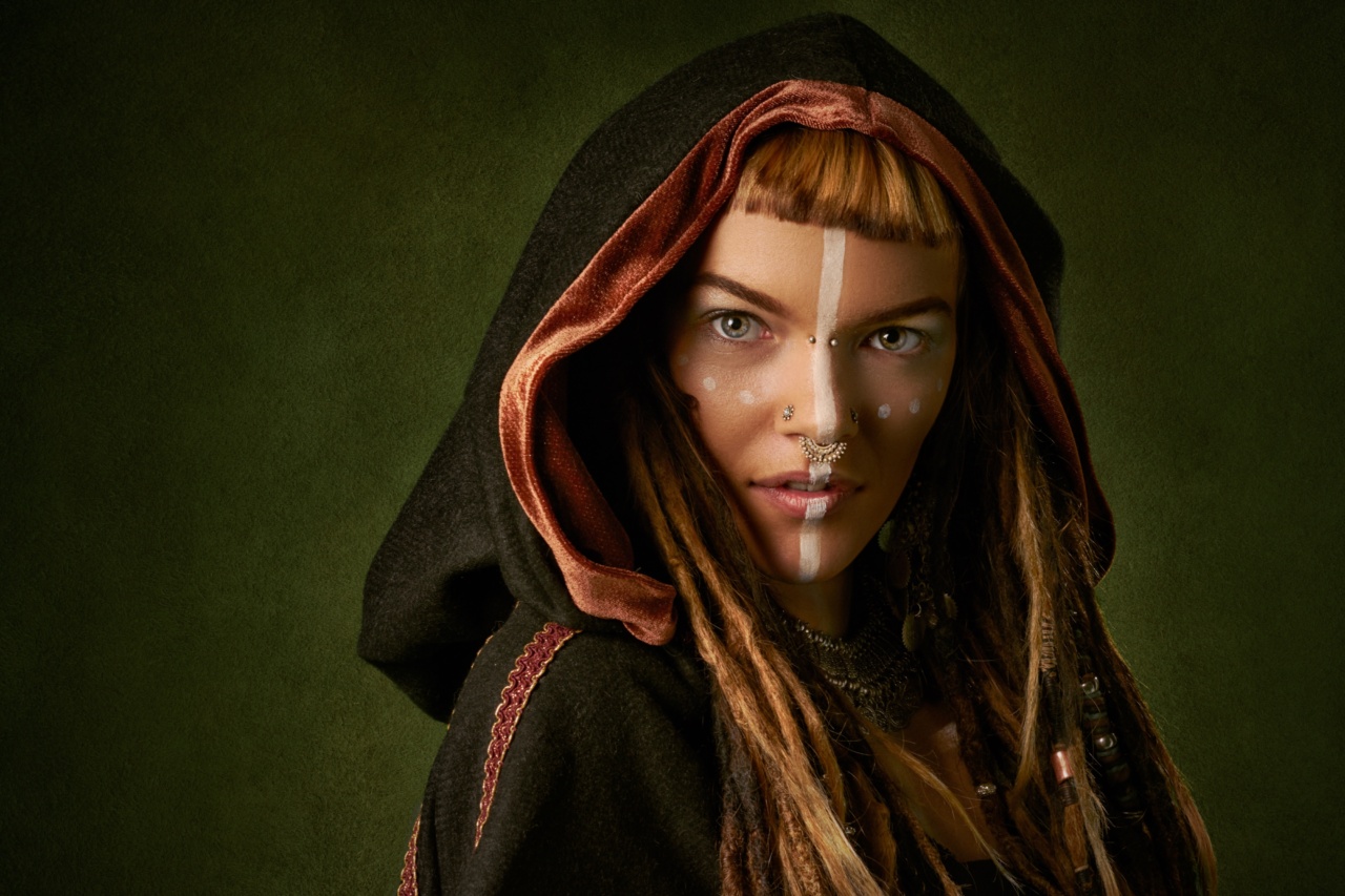 5 Causes of Hooded Eyes