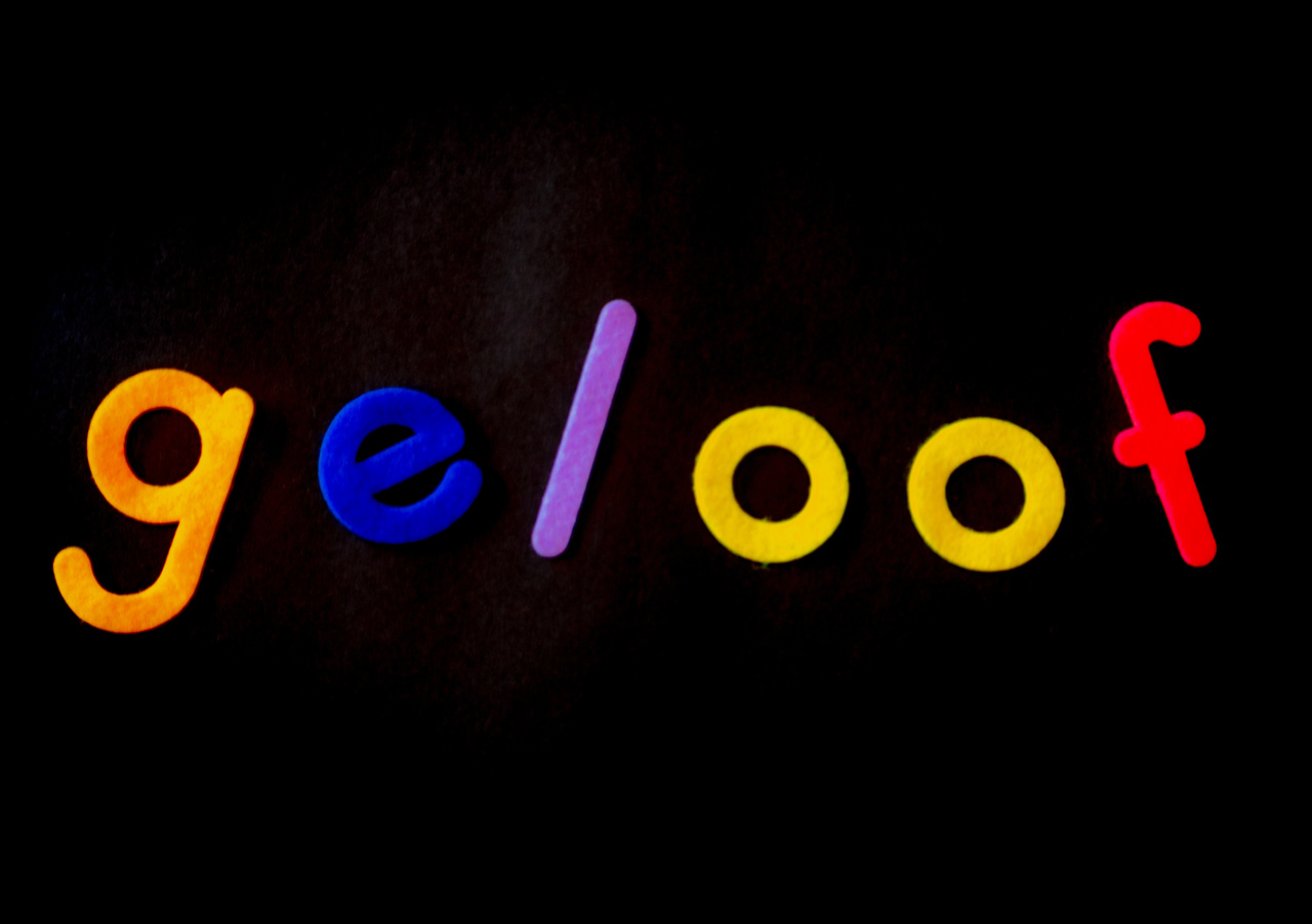 11 Warning Signs of Children’s Internet Dependence