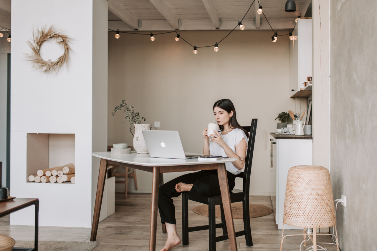 Coffee or Tea: Which One Should You Choose for a Better Morning?