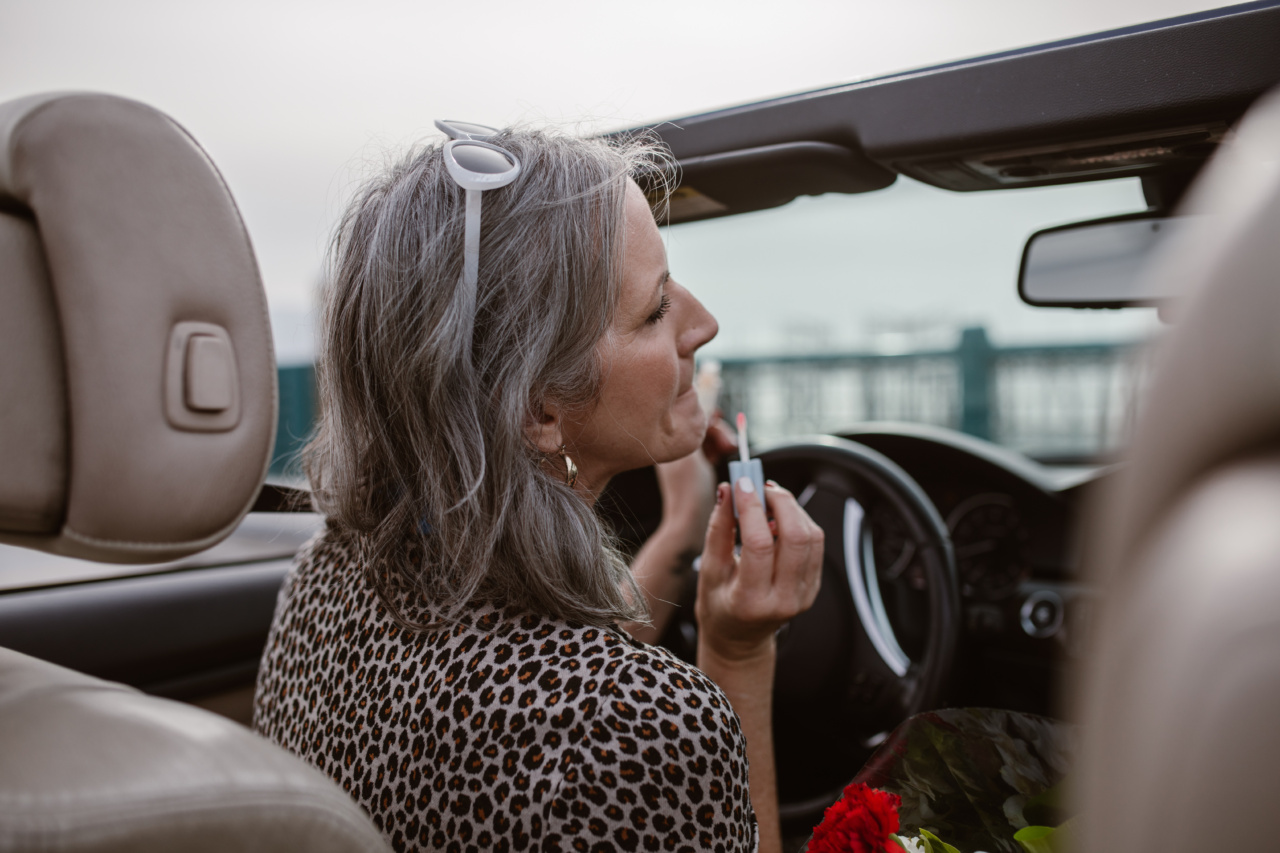 What laws apply to driving with pets?
