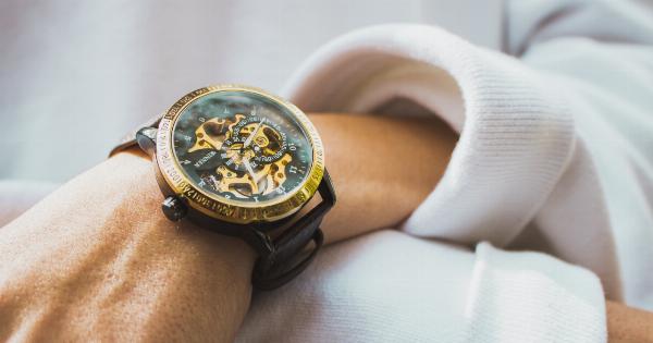 Stunning! It falls to pieces every time it climaxes!
