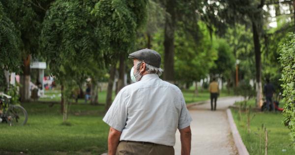 5 causes of senior falls in the summer and how to prevent them